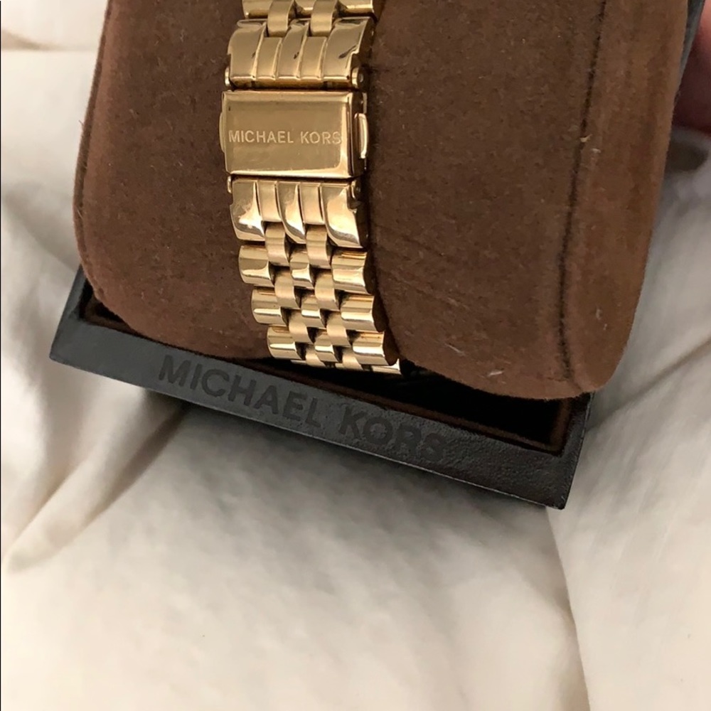 Gold Michael Kors watch - Picture 3 of 3